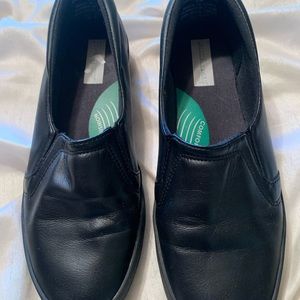 Black comfort cushions